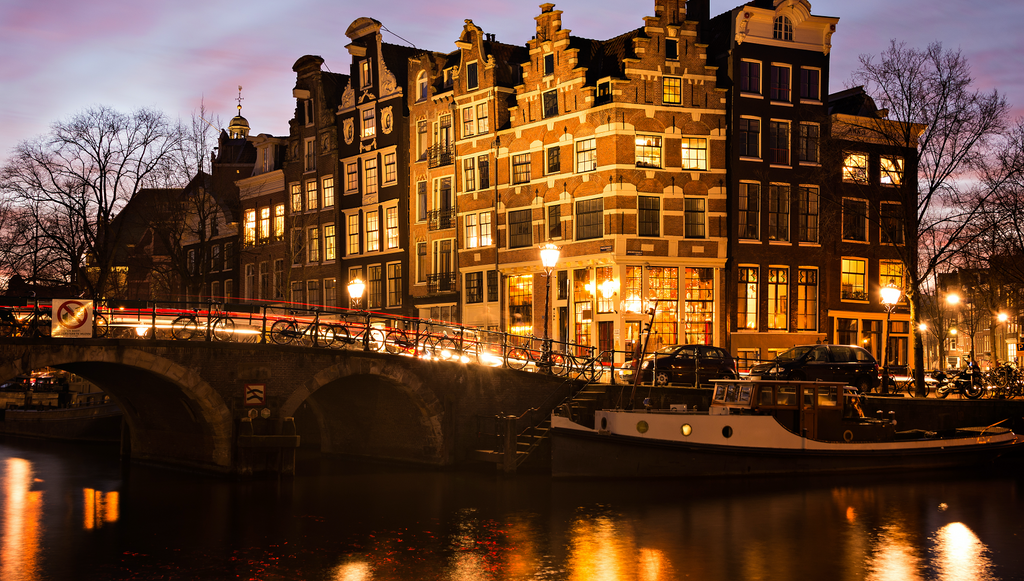 Canal Cruise in Amsterdam - Eklektik House